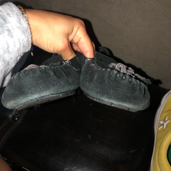 new UGG moccasins sheepskin size 7 black - Picture 6 of 11